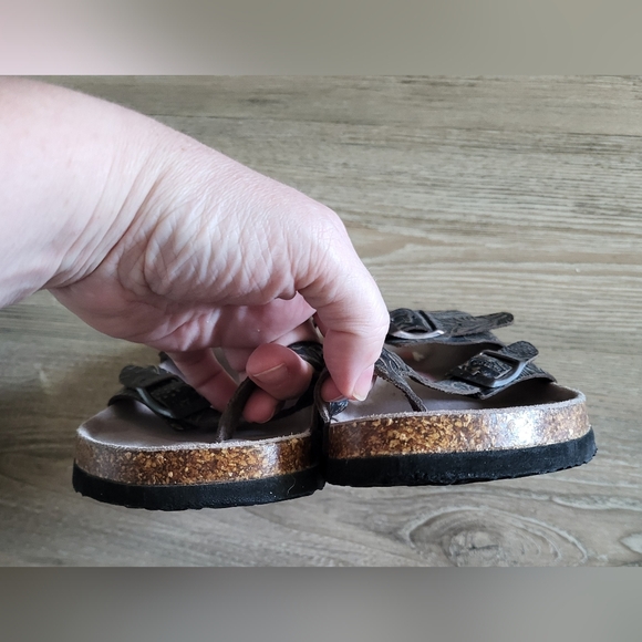 Foamtreads Women's Leather Sandals - Made In Canada - Picture 4 of 5